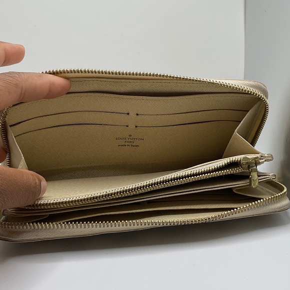 Authentic Louis Vuitton Damier Azur Wallet - Picture 8 of 13